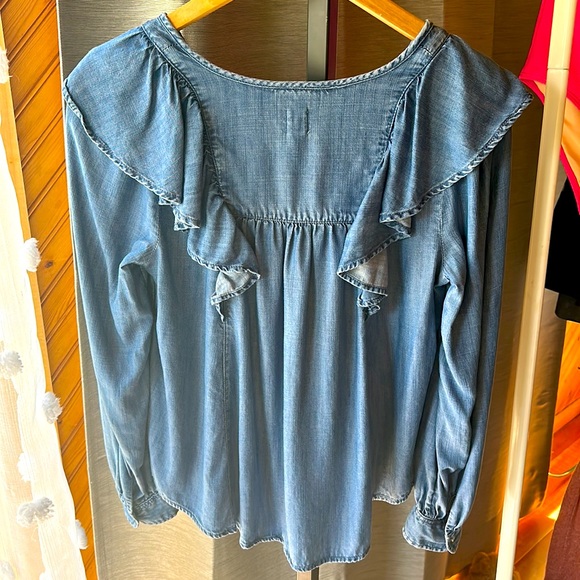 GAP Chambray Ruffle top size Small - Picture 5 of 5